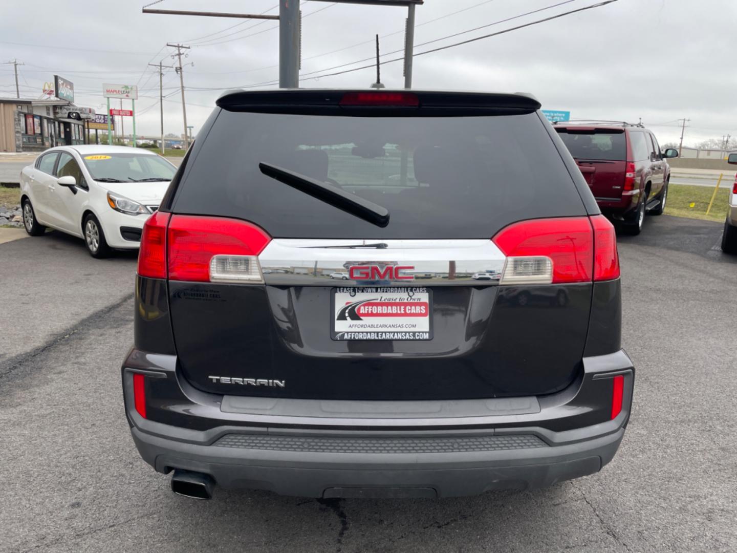 2016 Gray GMC Terrain (2GKALMEK7G6) with an 4-Cyl, 2.4 Liter engine, Automatic, 6-Spd transmission, located at 8008 Warden Rd, Sherwood, AR, 72120, (501) 801-6100, 34.830078, -92.186684 - Photo#6